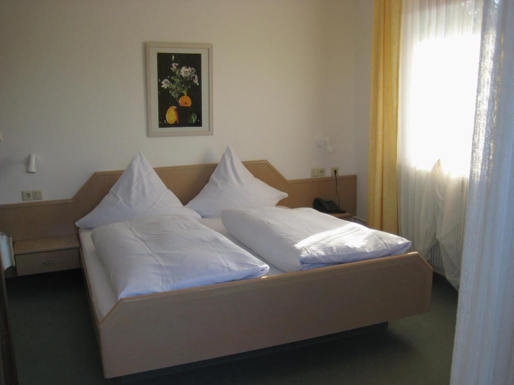 Oberdeisenhof Land- und Wanderhotel Garni Baiersbronn Zimmer foto